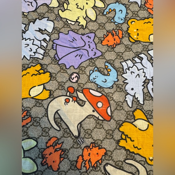 New Authentic Gucci x Pikarar GG Supreme Logo Square Scarf - Picture 3 of 9